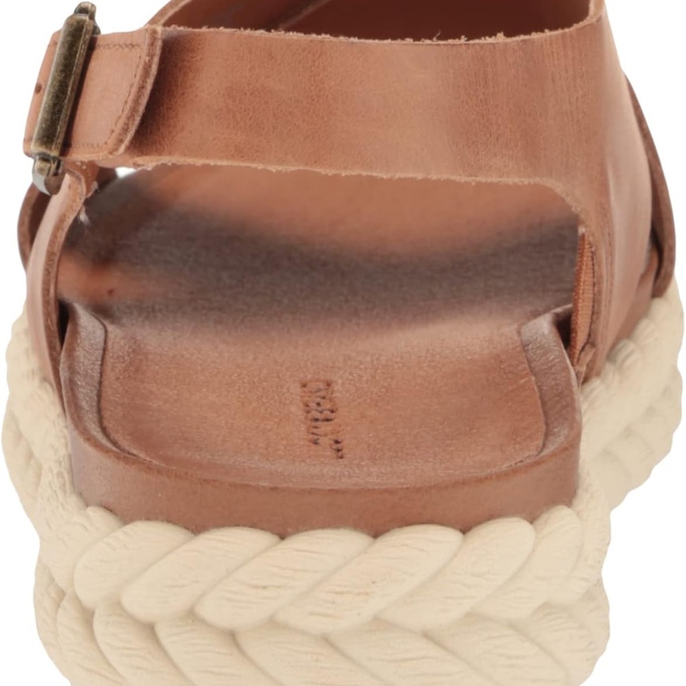 Lucky Brand Laynthn Sandal - Picture 2 of 3